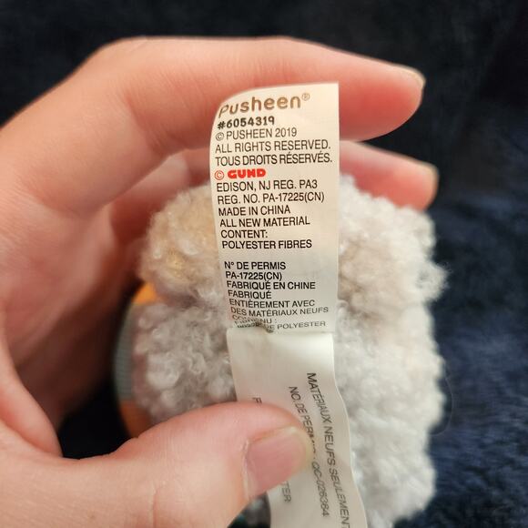 Gund Pusheen The Cat Cute Stormy in a Floaty Keychain Plush 2019 Mystery Box - Picture 6 of 6